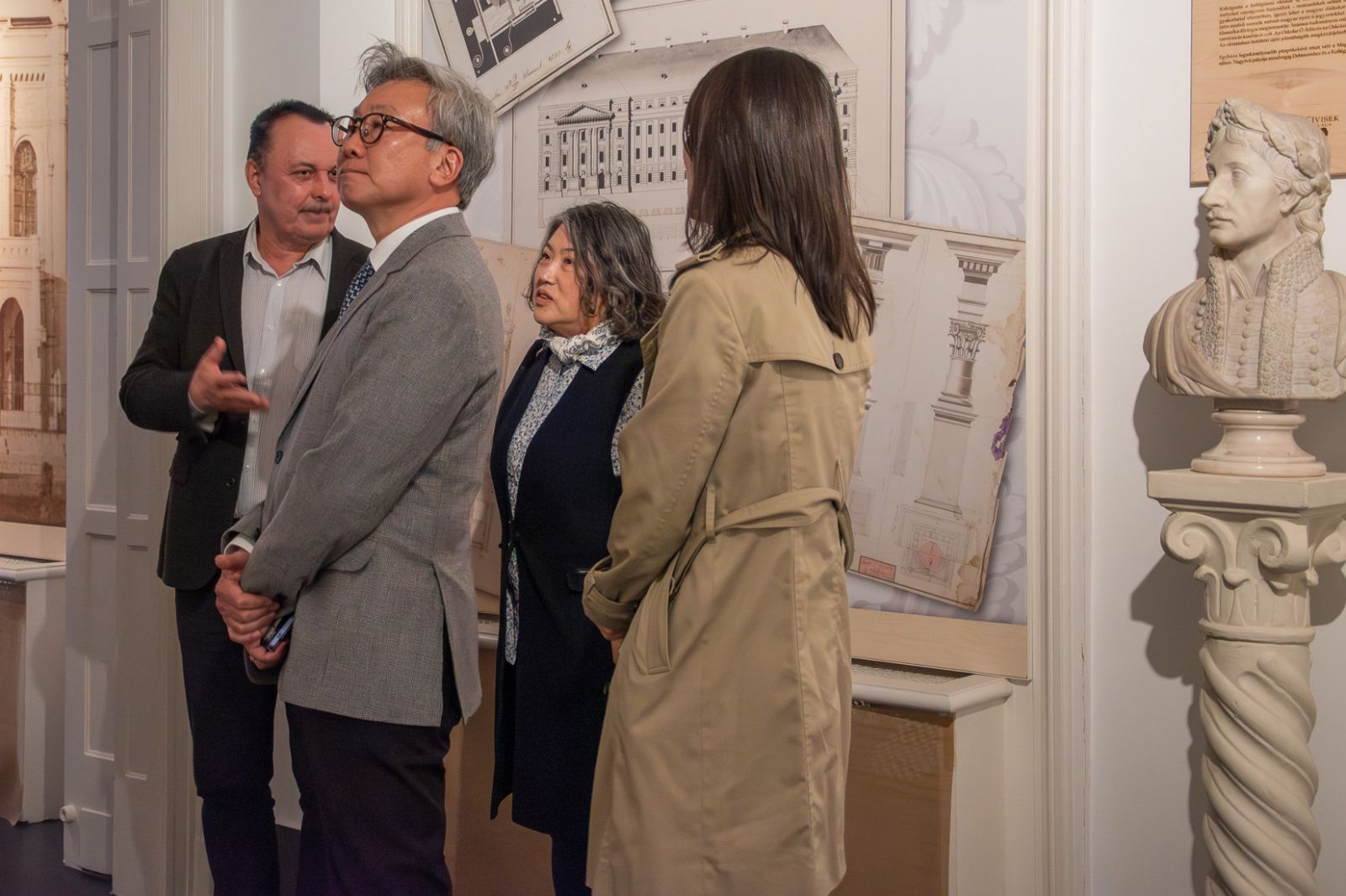 Koreai vendégek a Déri Múzeumban