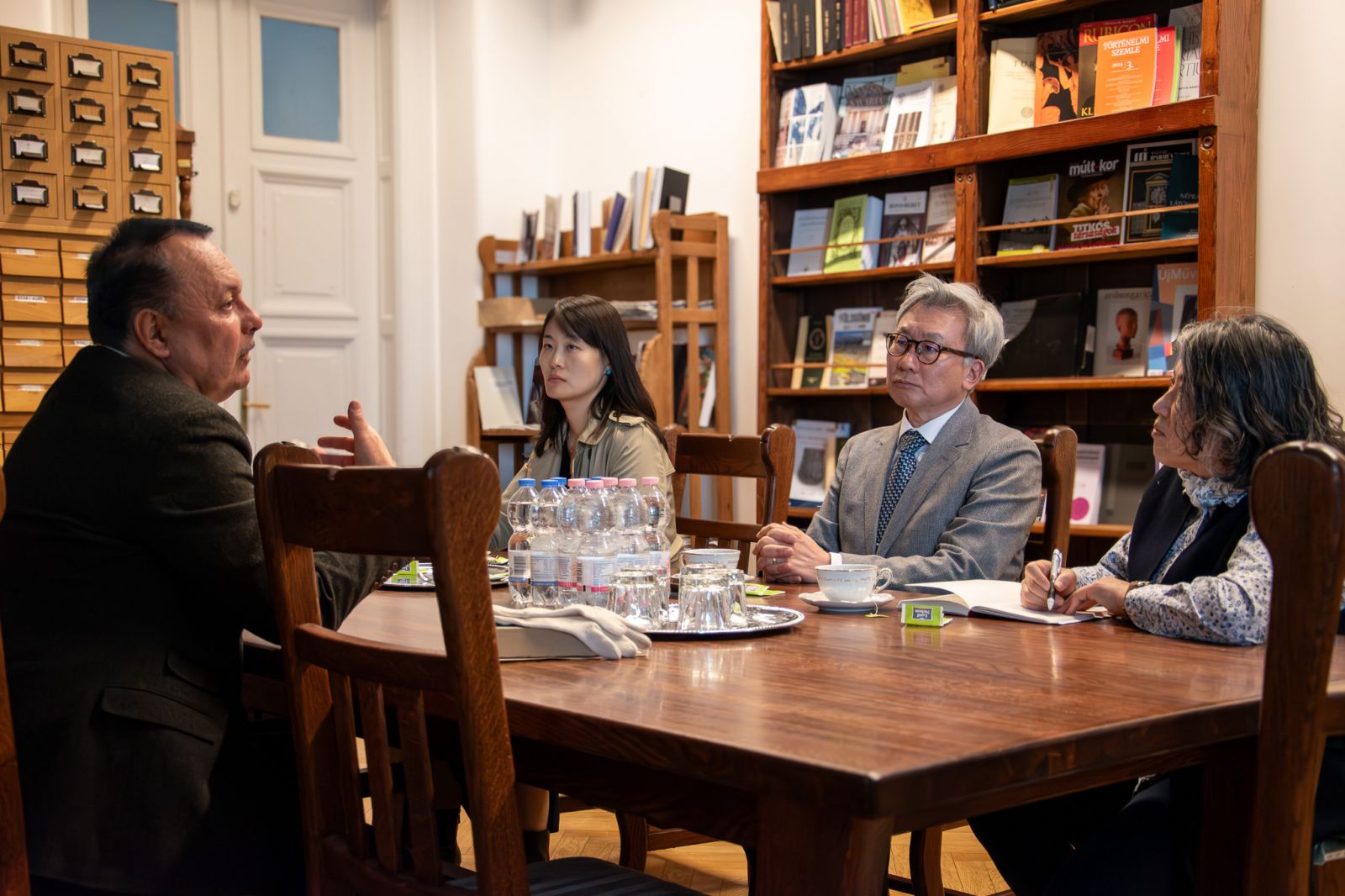 Koreai vendégek a Déri Múzeumban