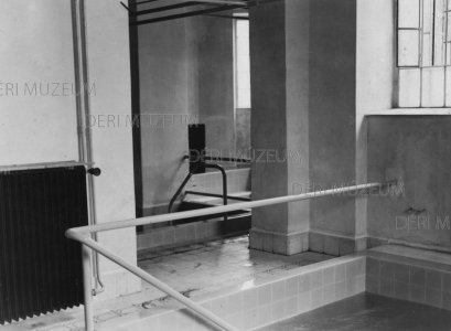 Az új, csempézett termálfürdő a városi fedett uszodában 1932 novembere Horváth István felvétele